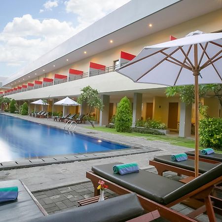 Kuta Station Hotel And Spa Бали Экстерьер фото