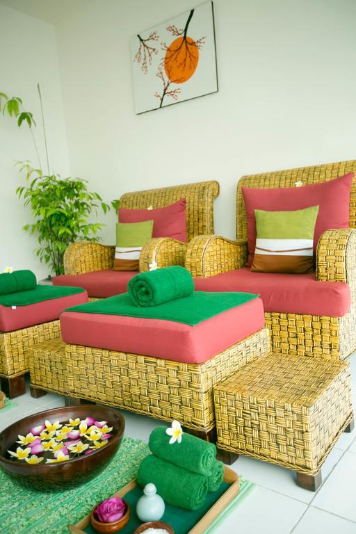 Kuta Station Hotel And Spa Бали Экстерьер фото