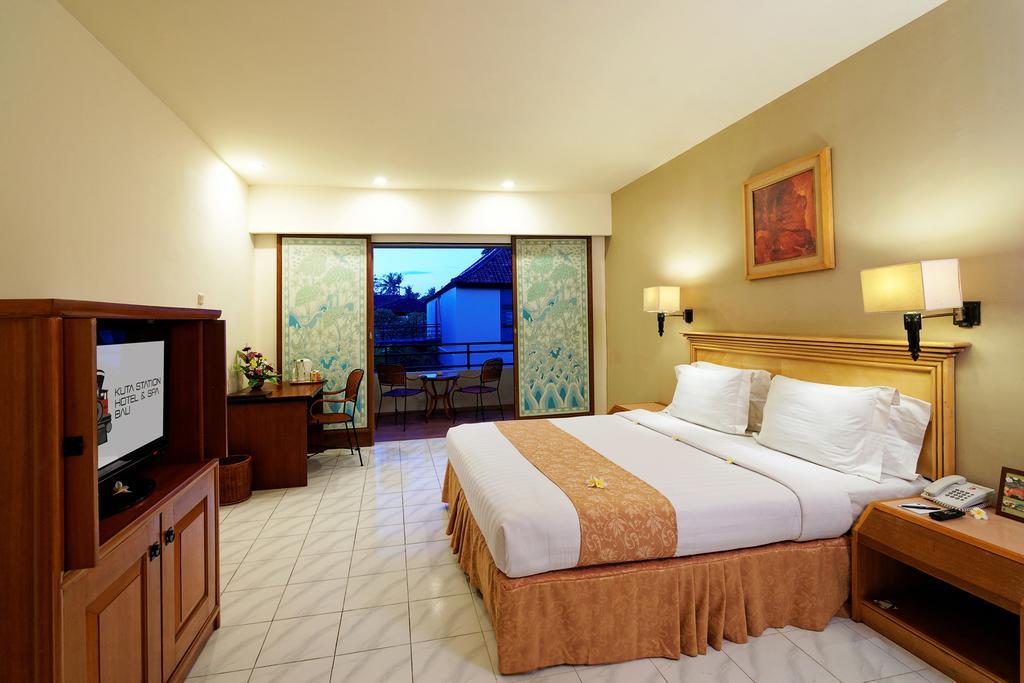 Kuta Station Hotel And Spa Бали Номер фото