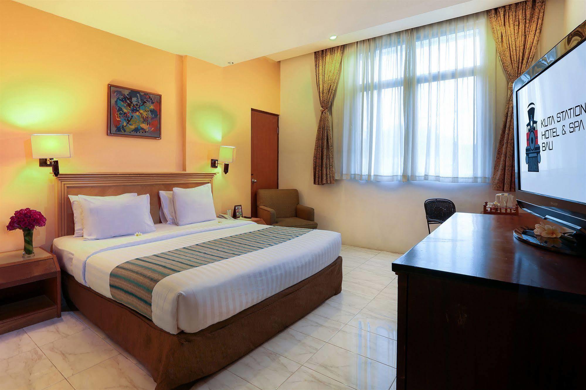 Kuta Station Hotel And Spa Бали Экстерьер фото