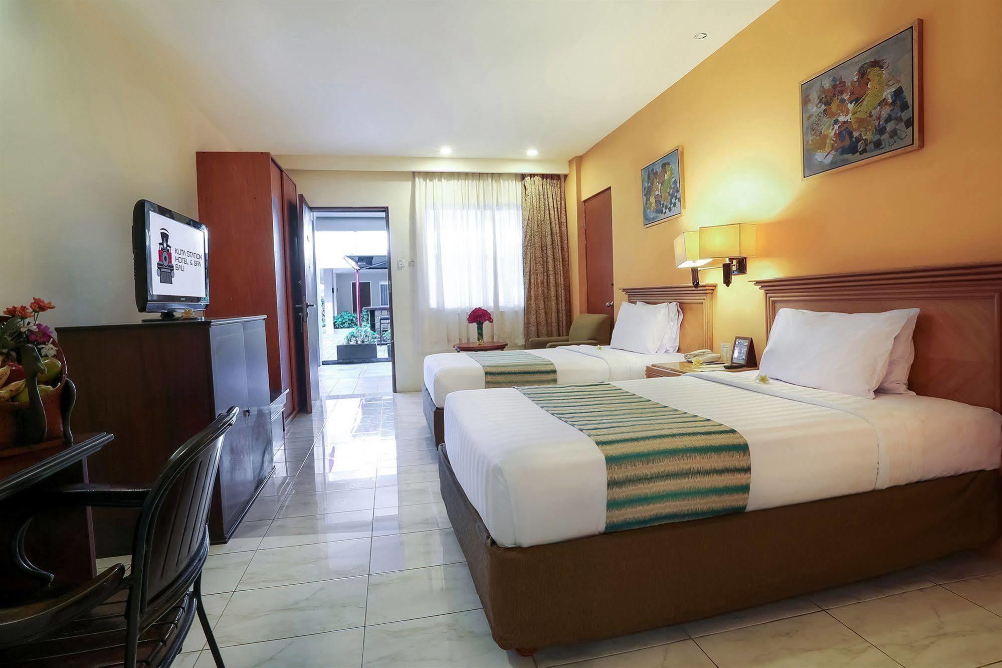 Kuta Station Hotel And Spa Бали Экстерьер фото