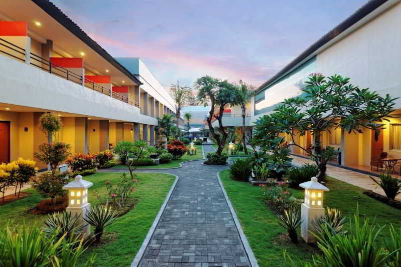 Kuta Station Hotel And Spa Бали Экстерьер фото